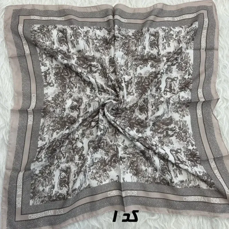 مینی اسکارف کرمی نخ قواره 65x65 سانتیمتر مناسب استفاده روزمره بدون آبرفت و رنگ رفت - تصویر 6