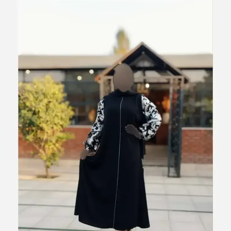مانتو عبایی مشکی طرح مهلا جنس کرپ الیزه نخ توییست آستین آستر دار سایز بزرگ - تصویر 3
