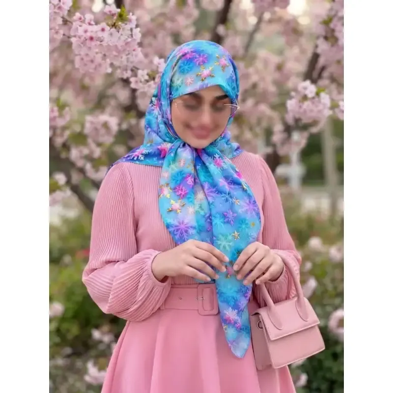 روسری نخی طرح بارلین قواره 140 زنانه آبی پاستیلی - تصویر 10