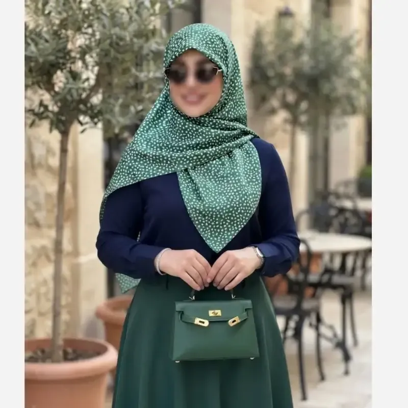 روسری نخی کاستوم طرح سپید قواره 110 دور دوخت بدون لیز خوردگی - تصویر 11