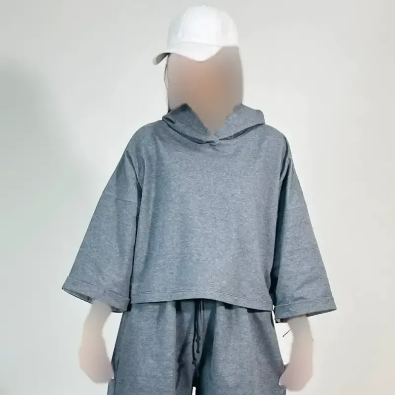 تیشرت کراپ باکسی کلاه دار جنس گلکسی