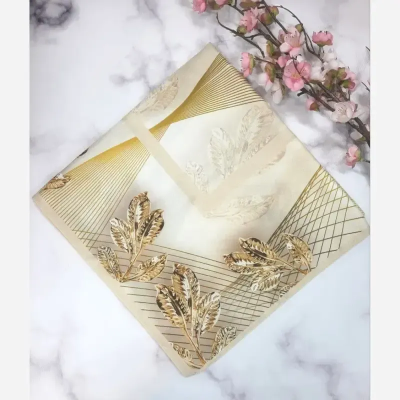 روسری نخی کاستوم طرح طلا قواره بزرگ 140 سانتیمتر دور چرخ دوز مزونی - تصویر 7
