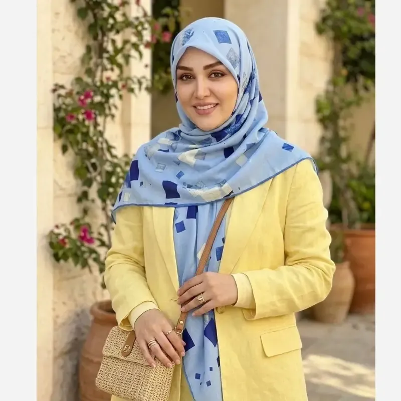 روسری نخ کاستوم طرح باران سایز 140 آبی هندسی اسپرت - تصویر 10
