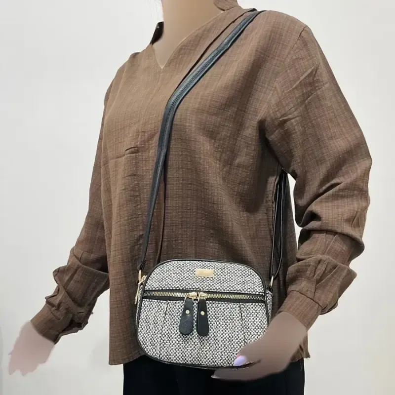 کیف زنانه چرم طرح کنفی چهار زیپ کد 1380 با بند دوشی قابل تنظیم - تصویر 2
