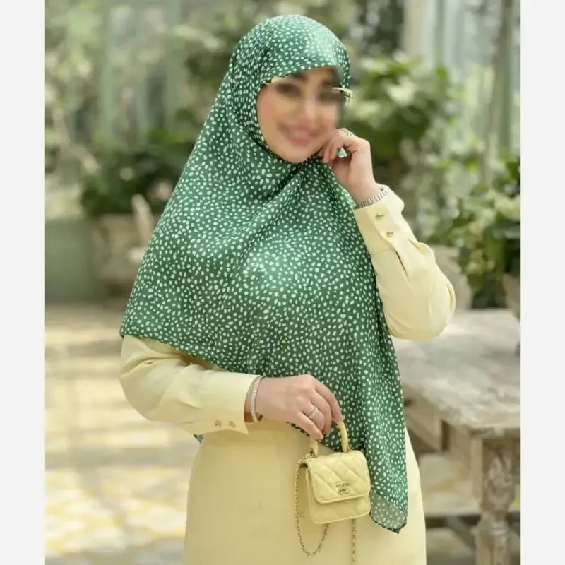 روسری نخی کاستوم طرح سپید قواره 110 دور دوخت بدون لیز خوردگی - تصویر 13