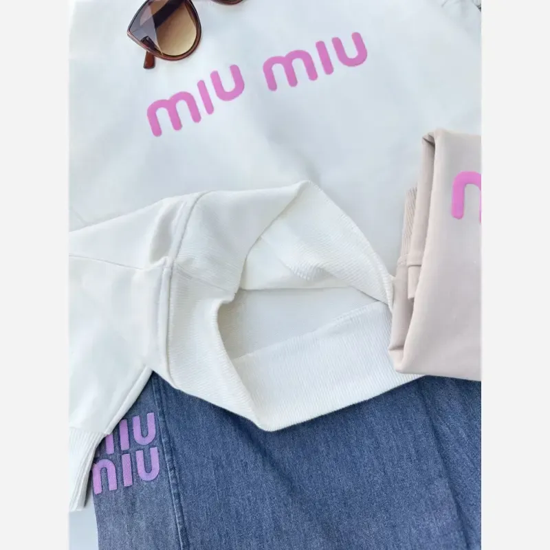 ست بلوز و شلوار لی دخترانه بچگانه طرح Miu Miu دورس لاکرا پاییزه سایز 45 تا 70 - تصویر 6