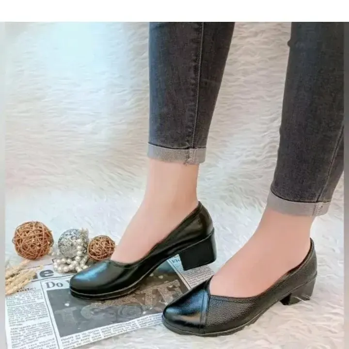 کفش طبی زنانه مدل ستایش پاشنه 5 سانت چرم صنعتی رنگ مشکی - تصویر 4