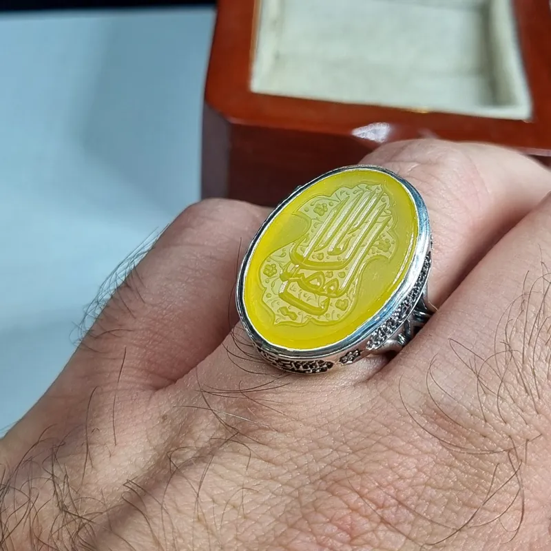 انگشتر نقره مردانه عقیق زرد خطی یا اباالفضل دست ساز - تصویر 2